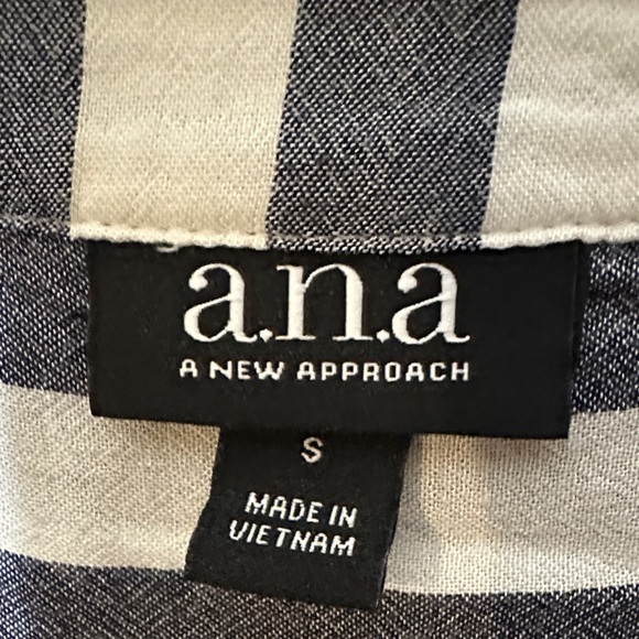 a.n.a Women's Black and White Striped Button-up Blouse - Picture 2 of 5